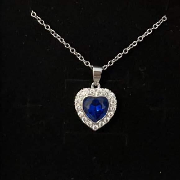 Neiman Marcus 18K Gold Plated Crystal Heart Necklace - Picture 1 of 4